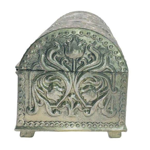 Vintage Jewelry Box with Silver Metal Cladding Tulips and soft Red Felt Lining - Picture 5 of 9